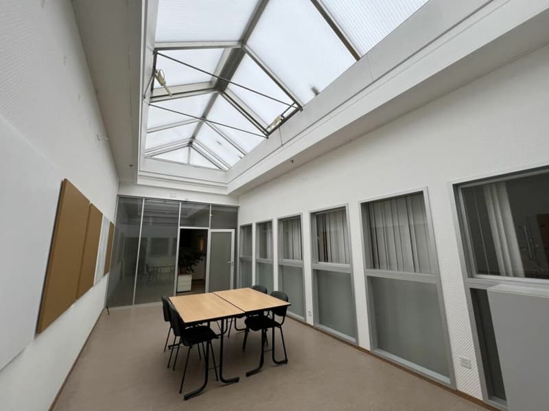 Rendita lorda prevista dell'8,69 % - Uffici/commerciale di 652 m² (9)