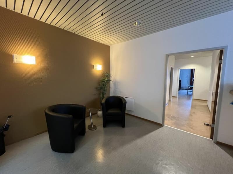 Rendita lorda prevista dell'8,69 % - Uffici/commerciale di 652 m² (2)
