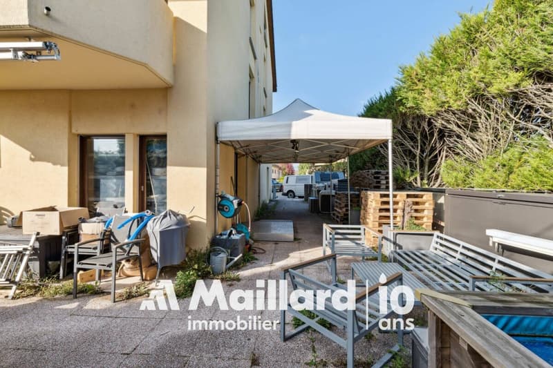 Spazio professionale eccezionale con vasta terrazza privata a Bogis-Bossey (9)