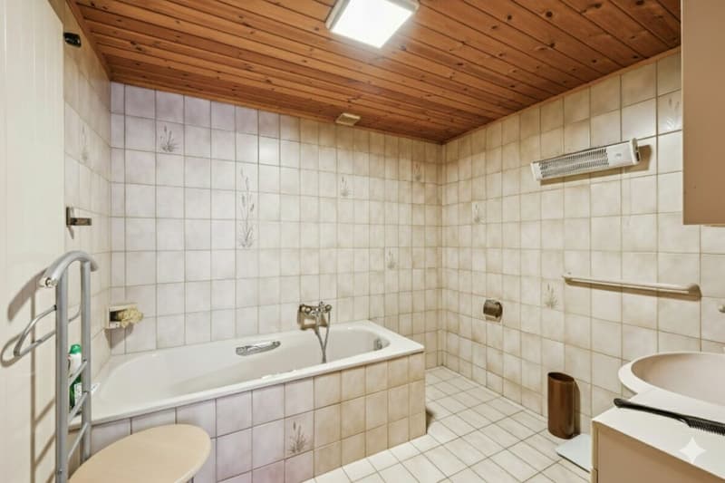 Vallorbe - Maison de 7 pièces à rénover (12)