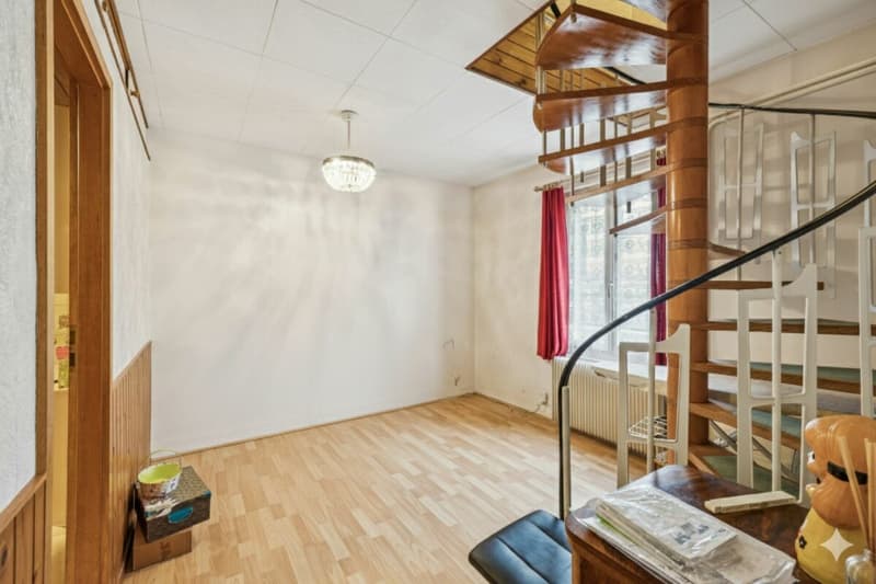 Vallorbe - Maison de 7 pièces à rénover (10)