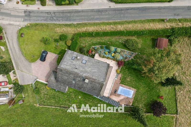Elegant family property in the heart of nature (16)