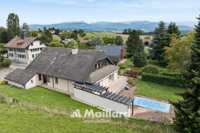 Elegant family property in the heart of nature (3)