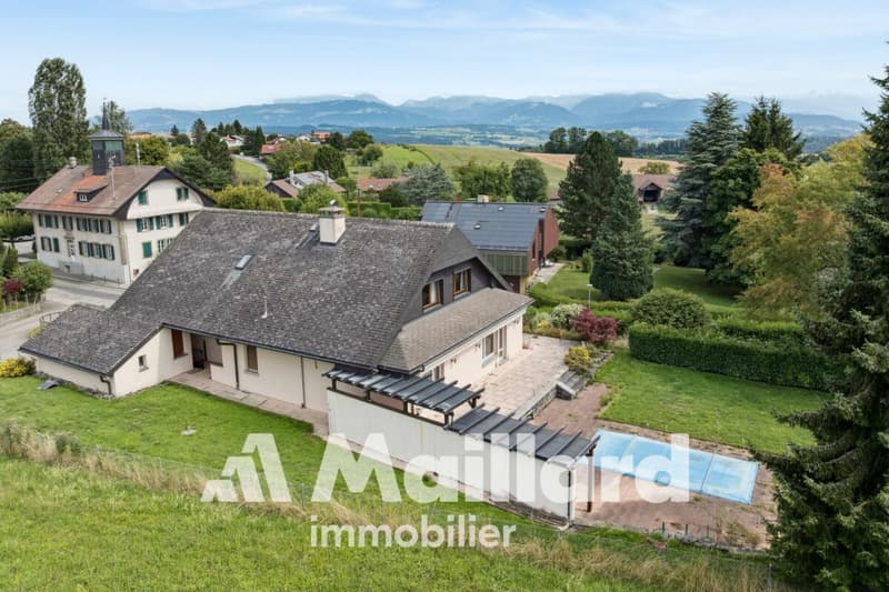 Elegant family property in the heart of nature (3)