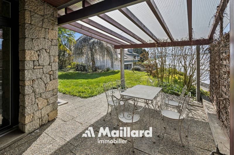 Generous property of 2 apartments and outbuilding in Épendes (16)