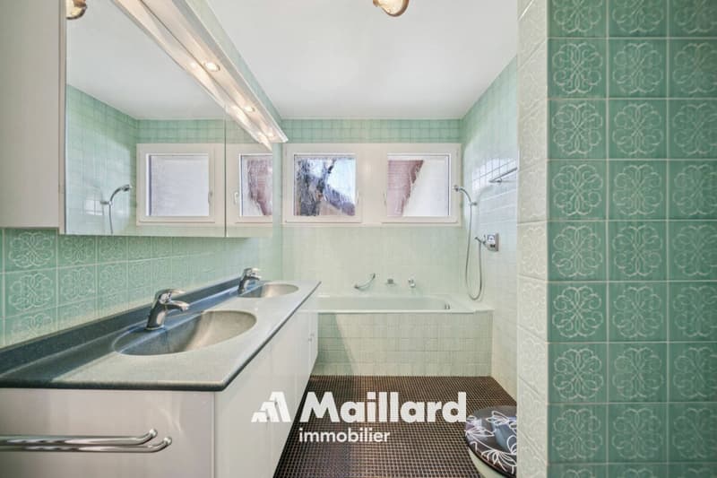 Generous property of 2 apartments and outbuilding in Épendes (9)