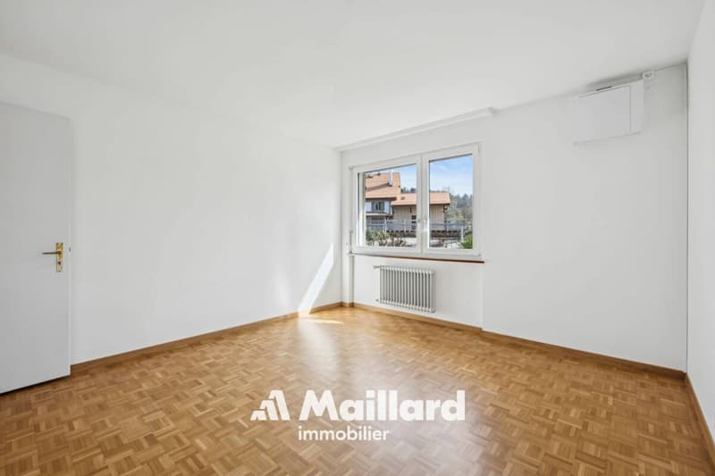 Generous property of 2 apartments and outbuilding in Épendes (8)
