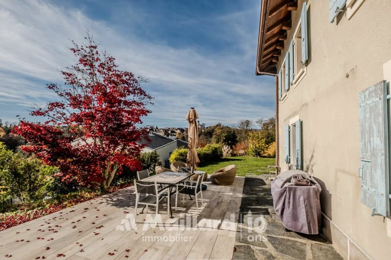 Magnificent 6.5-room house with garden (3)