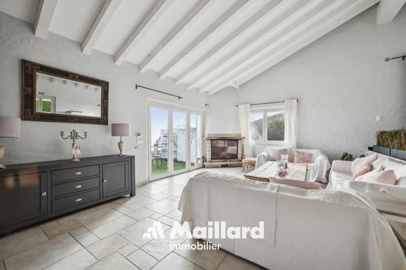Exceptional villa with panoramic views of Mont Blanc, Lake Geneva and the Alps (6)