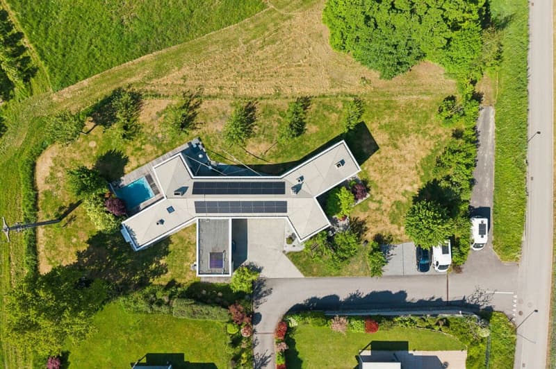 Villa di architettura contemporanea nel cuore di un ambiente privilegiato (24)