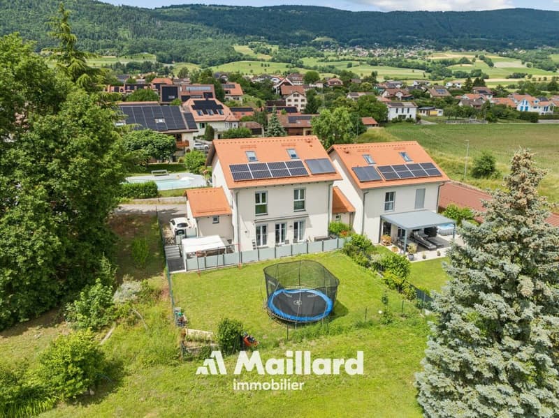Spacious semi-detached villa with 5.5 rooms (1)