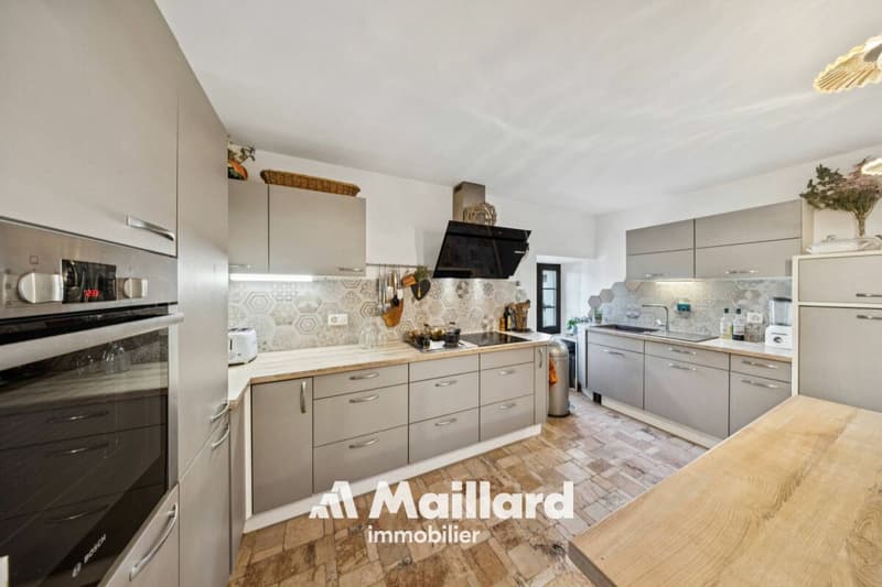 Authentic multi-family farm renovated with taste (4)