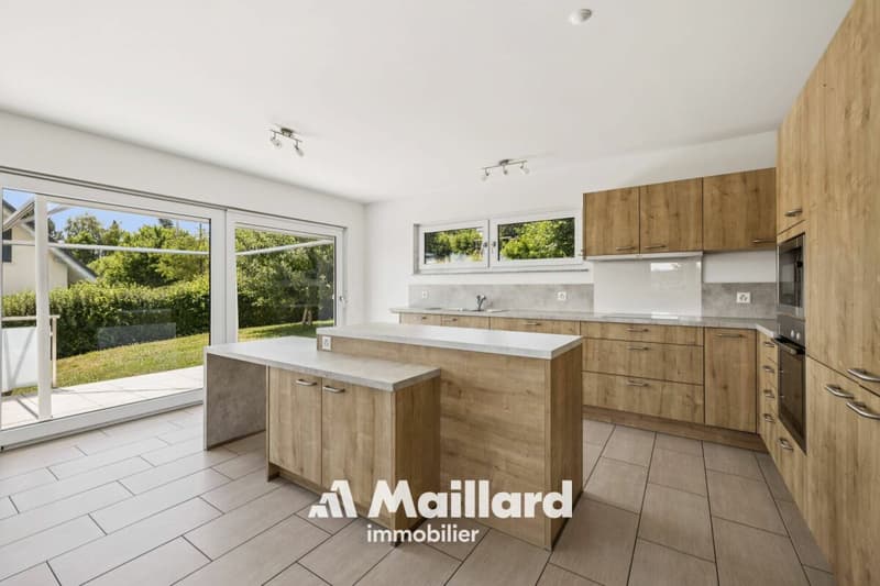 Individual villa with 2 apartments (6)