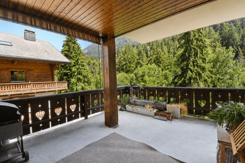 Lot de 2 appartements (3,5 pièces + studio) à Champéry (15)