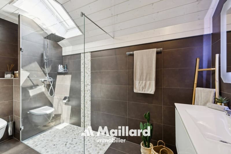 Villa contemporaine avec piscine dans un cadre naturel exceptionnel (10)