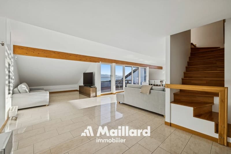 Superbe appartement de 4.5 pièces en attique face au lac Léman (2)