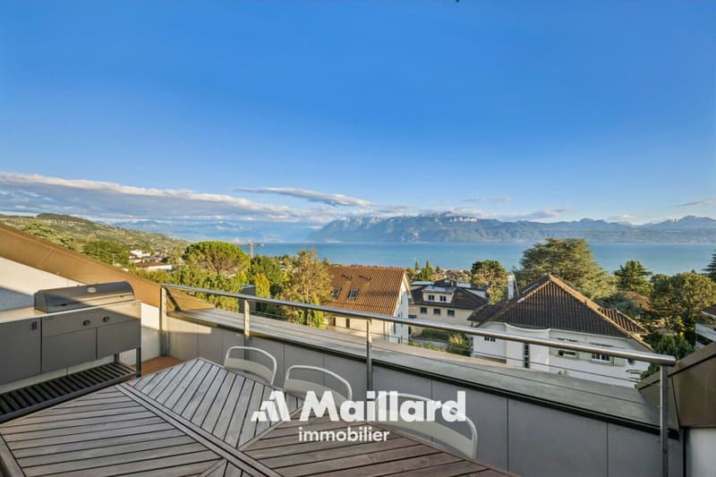 Superbe appartement de 4.5 pièces en attique face au lac Léman (1)
