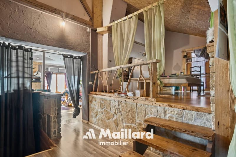 Maison de caractère atypique avec potentiel d'agrandissement (4)