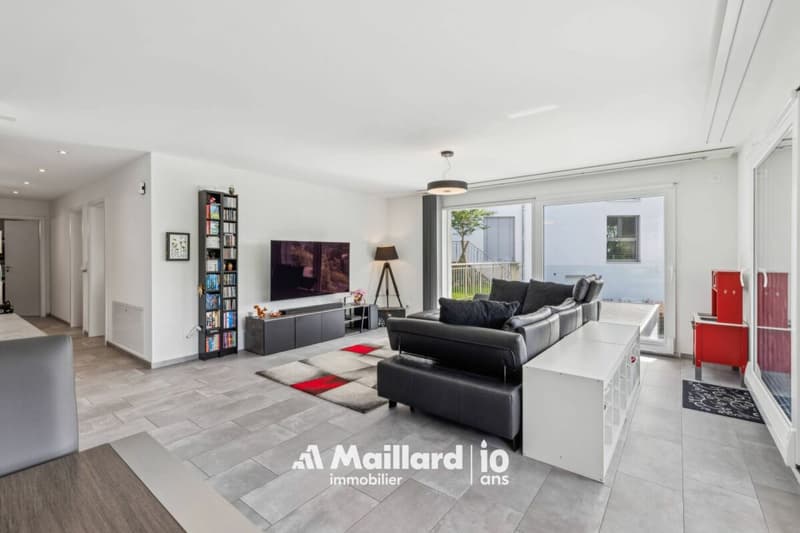 4.5 pièces avec immense terrasse de 60 m² et jardin (10)