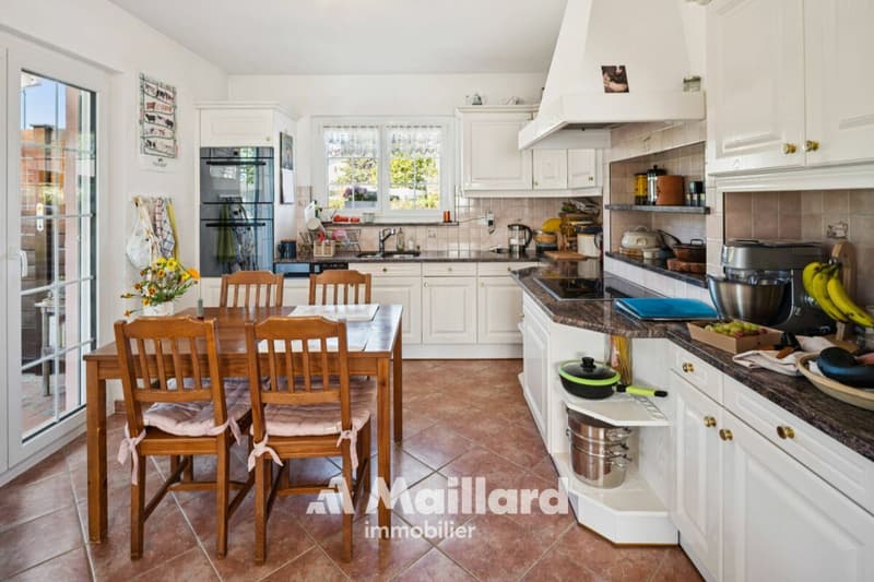 Spacieuse maison familiale de 5 chambres avec jardin, au calme (6)