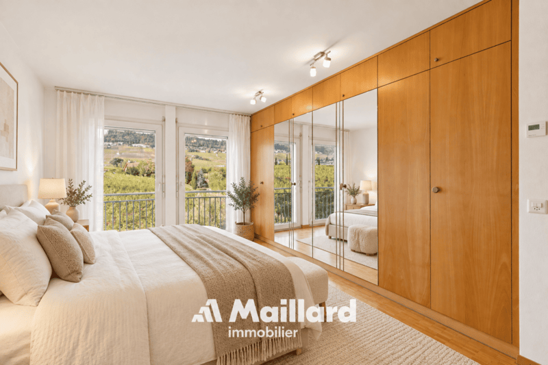 Spacieux et lumineux appartement de 5.5 pièces idéalement situé avec belles échappées sur le lac (11)