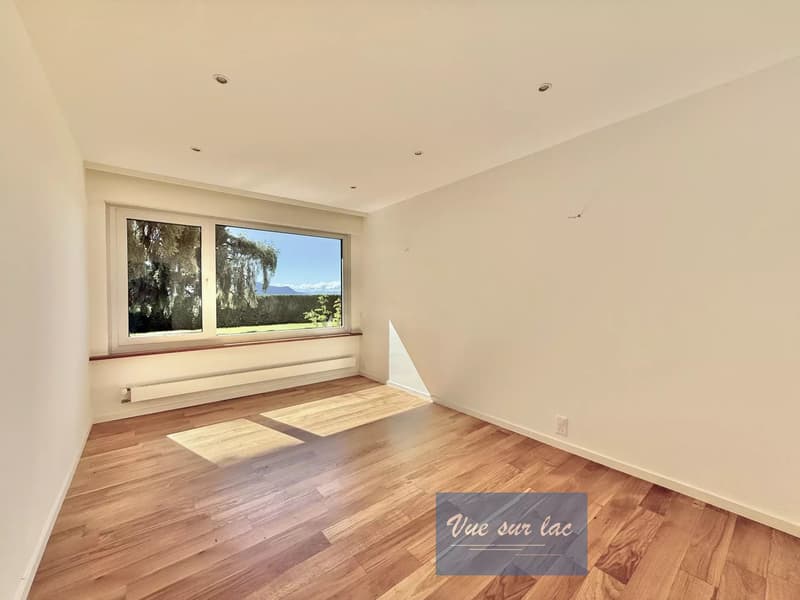 Sublime panoramic renovated house (12)
