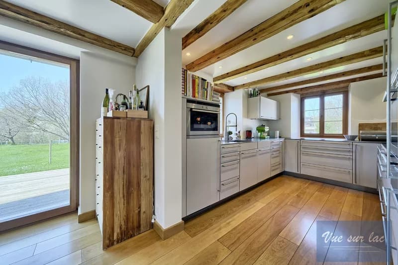 Magnificently renovated farm, with 2 horse boxes (10)