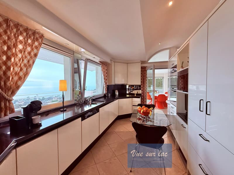 Prestigiosa Proprietà di Architetto con Vista Panoramica (10)