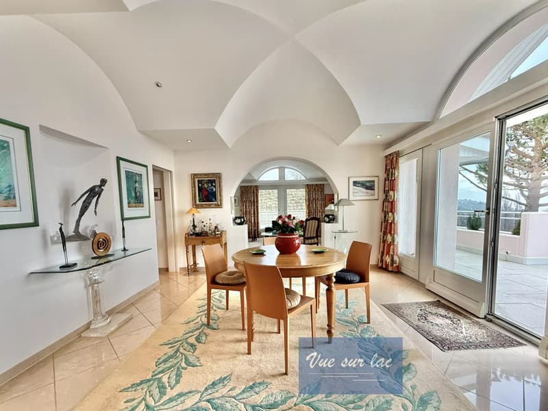 Prestigiosa Proprietà di Architetto con Vista Panoramica (9)