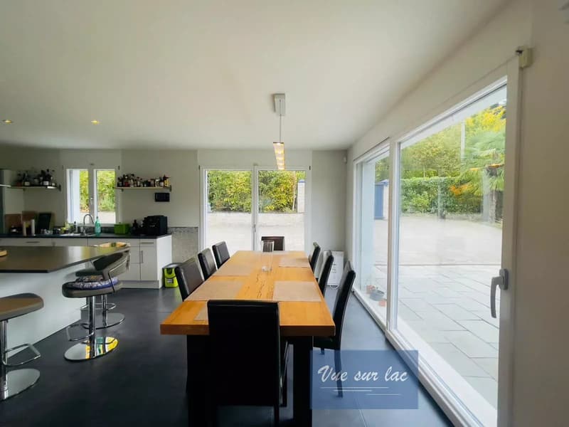 Contemporary individual villa on a beautiful and large plot (11)