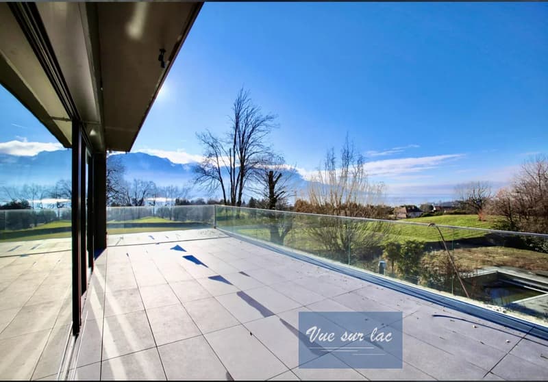 Modern exceptional villa with panoramic view. (8)
