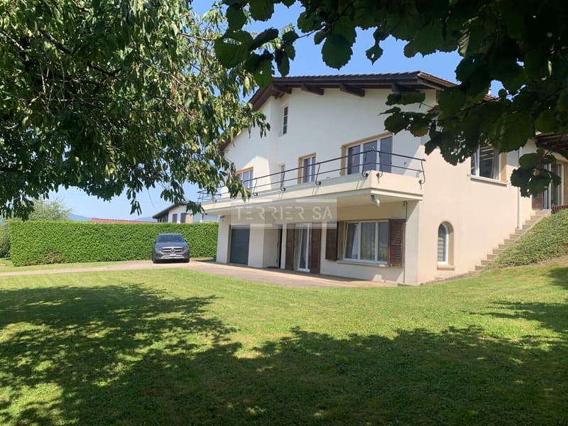 The Villa with Two Faces - a rare opportunity with remarkable potential (1)