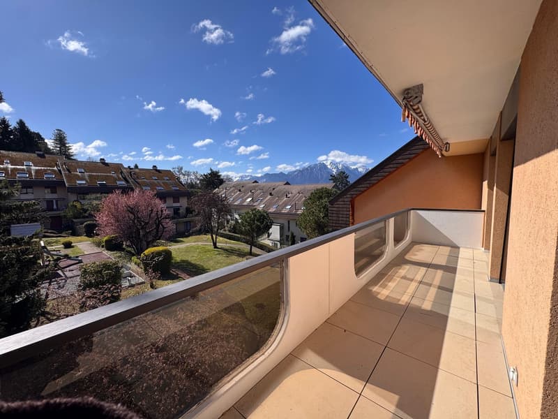 Bello appartamento arredato di 2,5 locali con balcone a Brent (13)