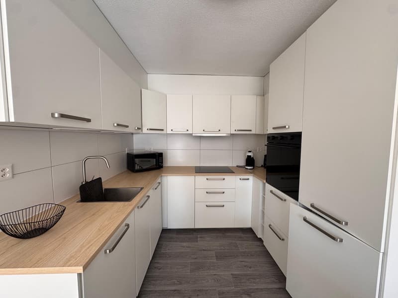 Bello appartamento arredato di 2,5 locali con balcone a Brent (2)