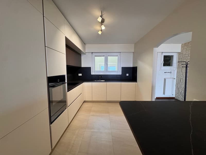 Prachtvolle 4,5-Zimmer-Wohnung mit dominierendem Blick auf den See (6)