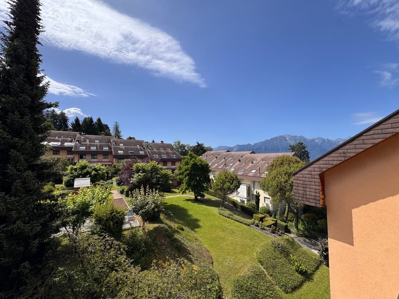 Bello appartamento arredato di 2,5 locali con balcone a Brent (11)