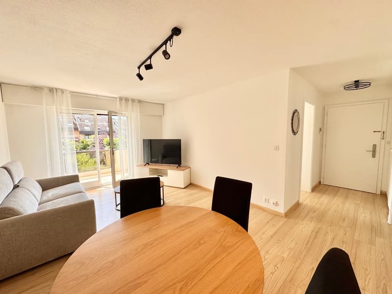 Bello appartamento arredato di 2,5 locali con balcone a Brent (6)