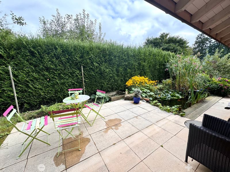 Geräumige 2.5 Zimmer möbliert in Villa mit Terrasse und Garten (5)