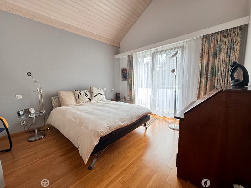 Geräumige 2.5-Zimmer-Wohnung mit Möbeln in Villa mit Terrasse und Garten (6)