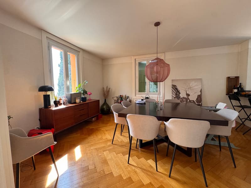 Charmantes 4-Zimmer-Wohnung mit schöner Aussicht auf den See (9)