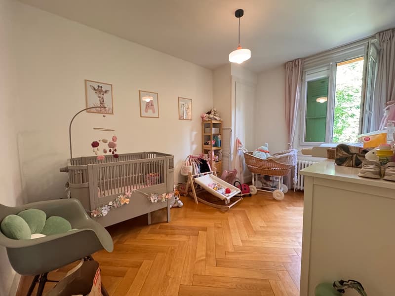 Charmantes 4-Zimmer-Wohnung mit schöner Aussicht auf den See (14)