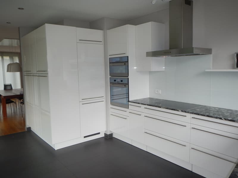 Spacieux appartement meublé de 4,5 pièces d'env. 160 m2 à La Tour-de-Peilz (4)