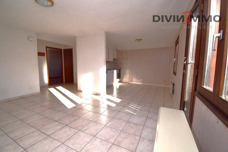 Attic apartment with garage (10)