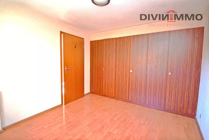 Attic apartment with garage (5)