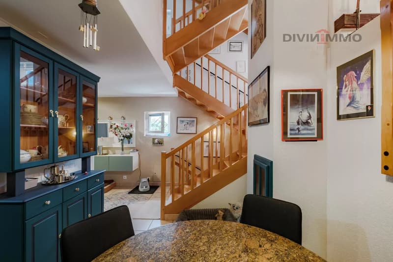 Semi-detached corner house with 6.5 rooms, garage, 4 parking spaces (5)