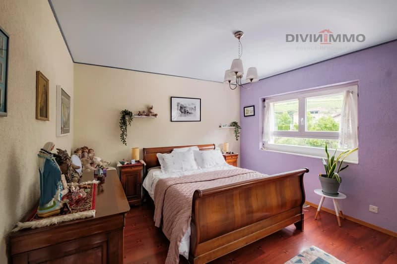 Semi-detached corner house with 6.5 rooms, garage, 4 parking spaces (10)