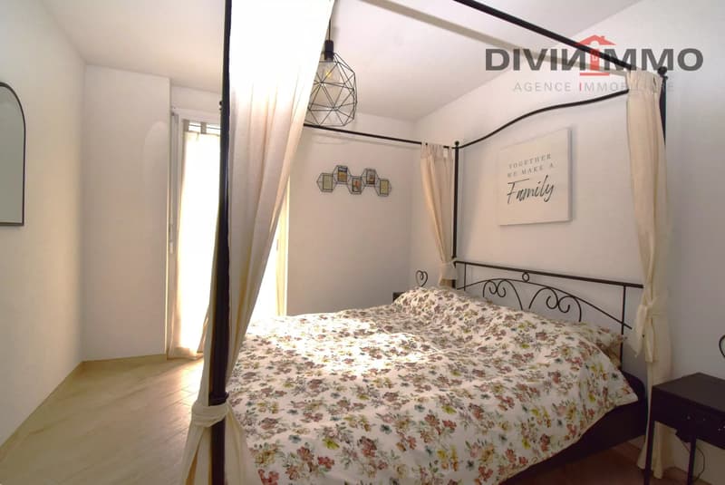 Bello appartamento di alto standing nel cuore del villaggio con due garage (10)