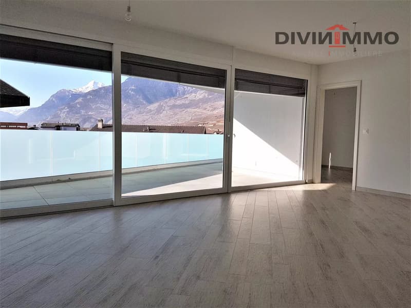 Bello appartamento di alto standing nel cuore del villaggio con due garage (2)
