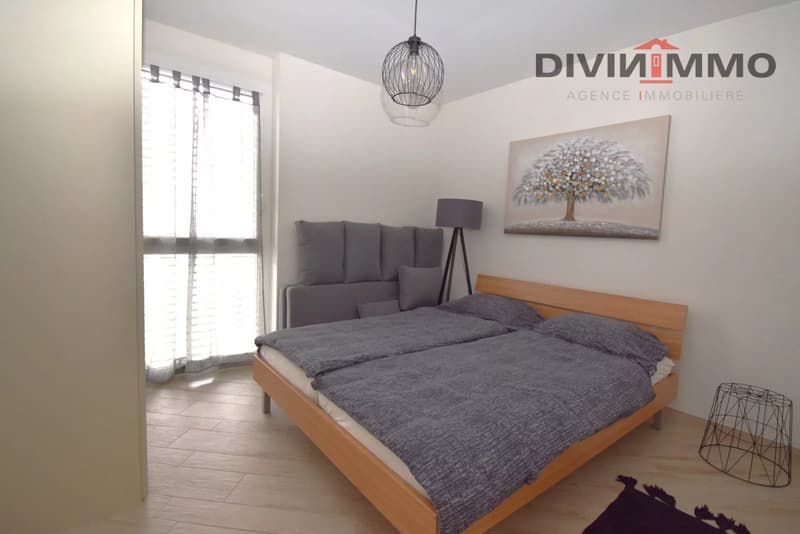 Bello appartamento di alto standing nel cuore del villaggio con due garage (8)