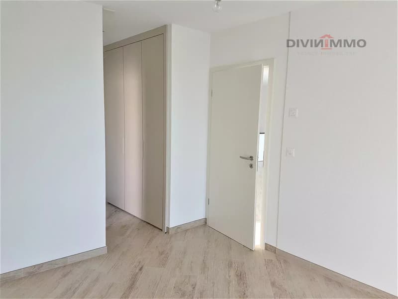 Bello appartamento di alto standing nel cuore del villaggio con due garage (11)